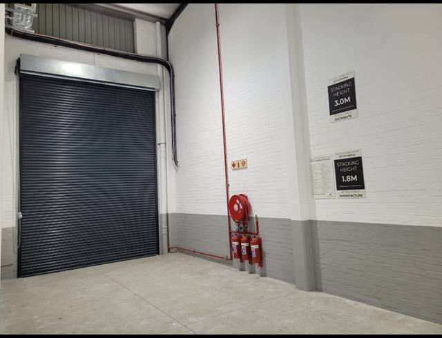 654M² WAREHOUSE TO LET IN STIKLAND INDUSTRIAL